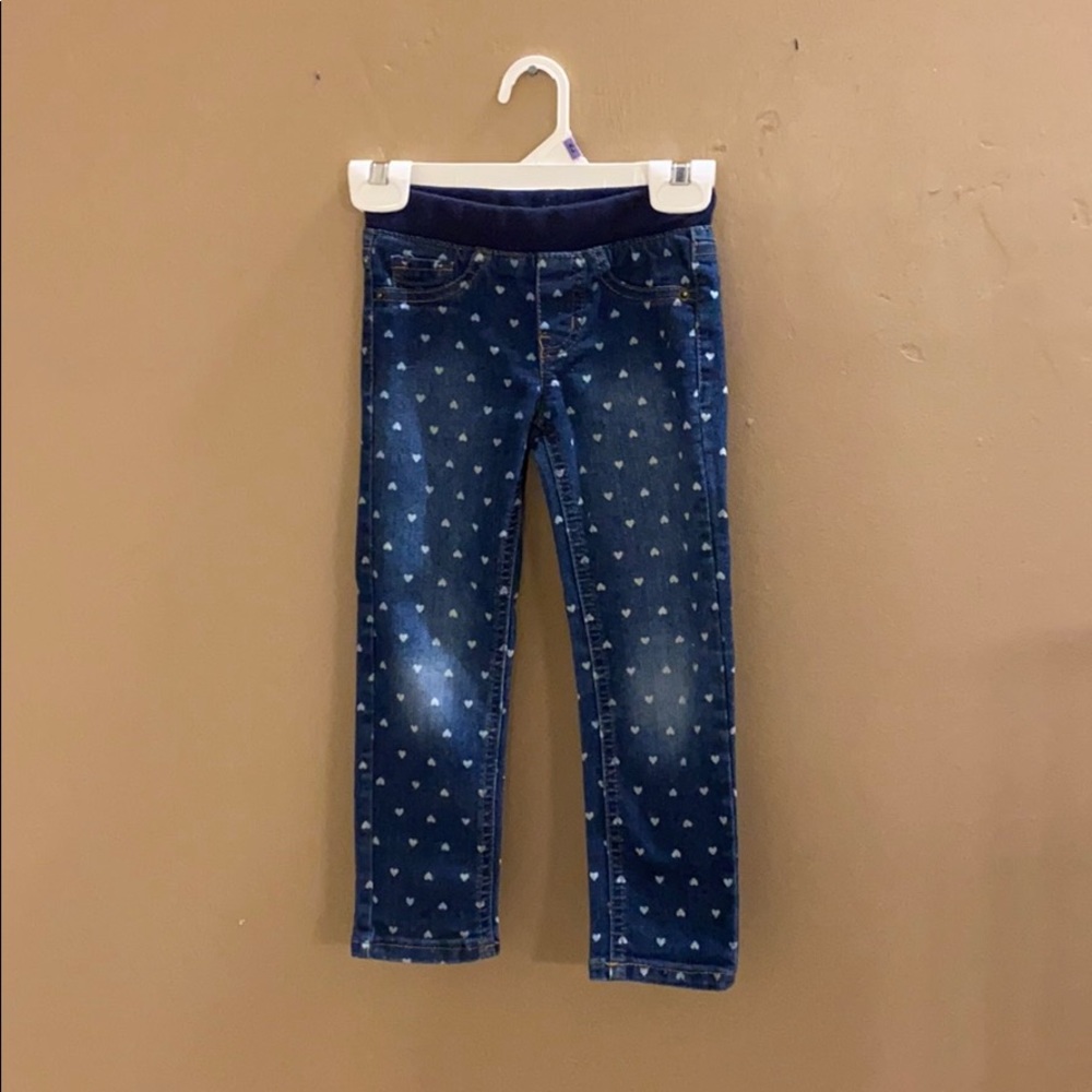Adorable heart jeggings.
